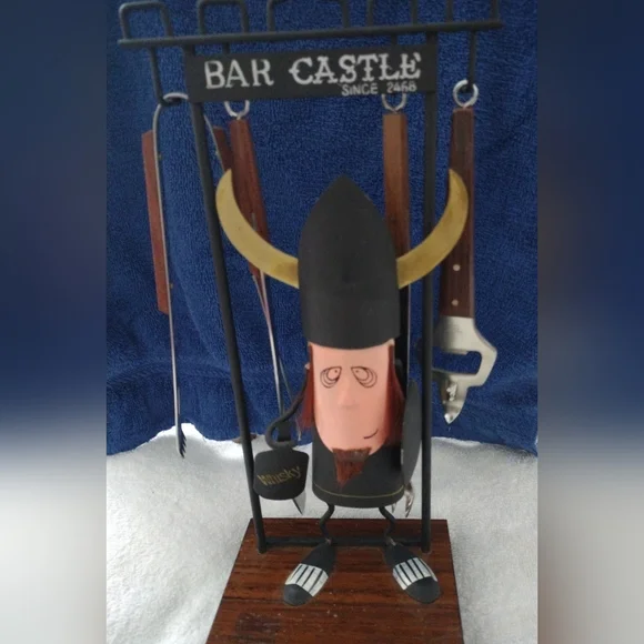 Vintage 1970's Viking Warrior Bar Castle Bar Utensil Holder Very Good Condition